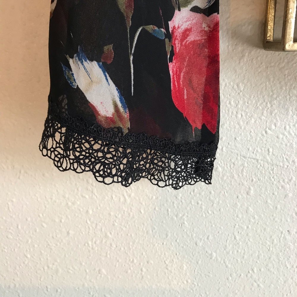 Flower Blouse - Picture 4 of 5
